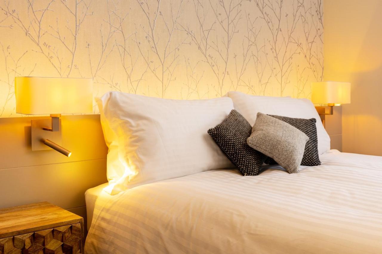 The Roost On Rock Road Hotell Barry Exteriör bild