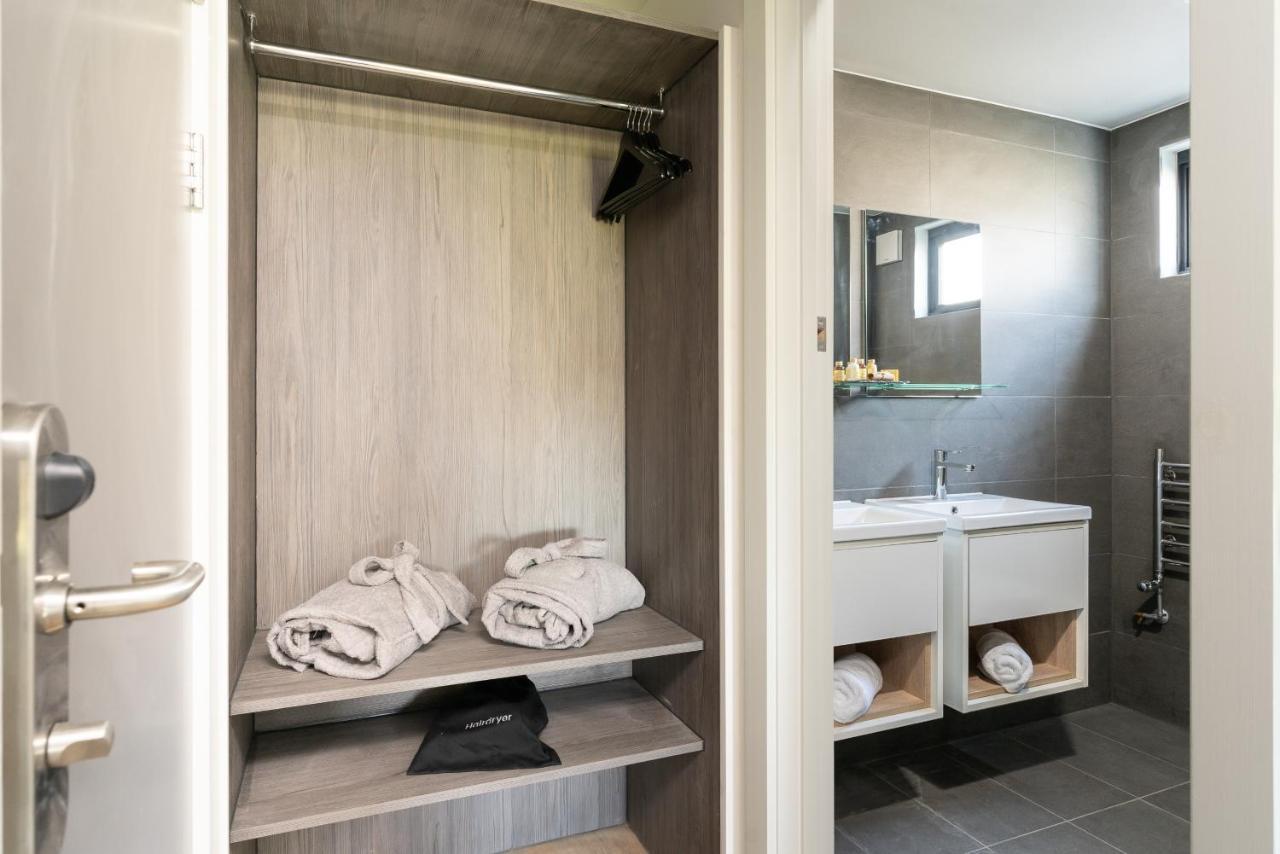 The Roost On Rock Road Hotell Barry Exteriör bild
