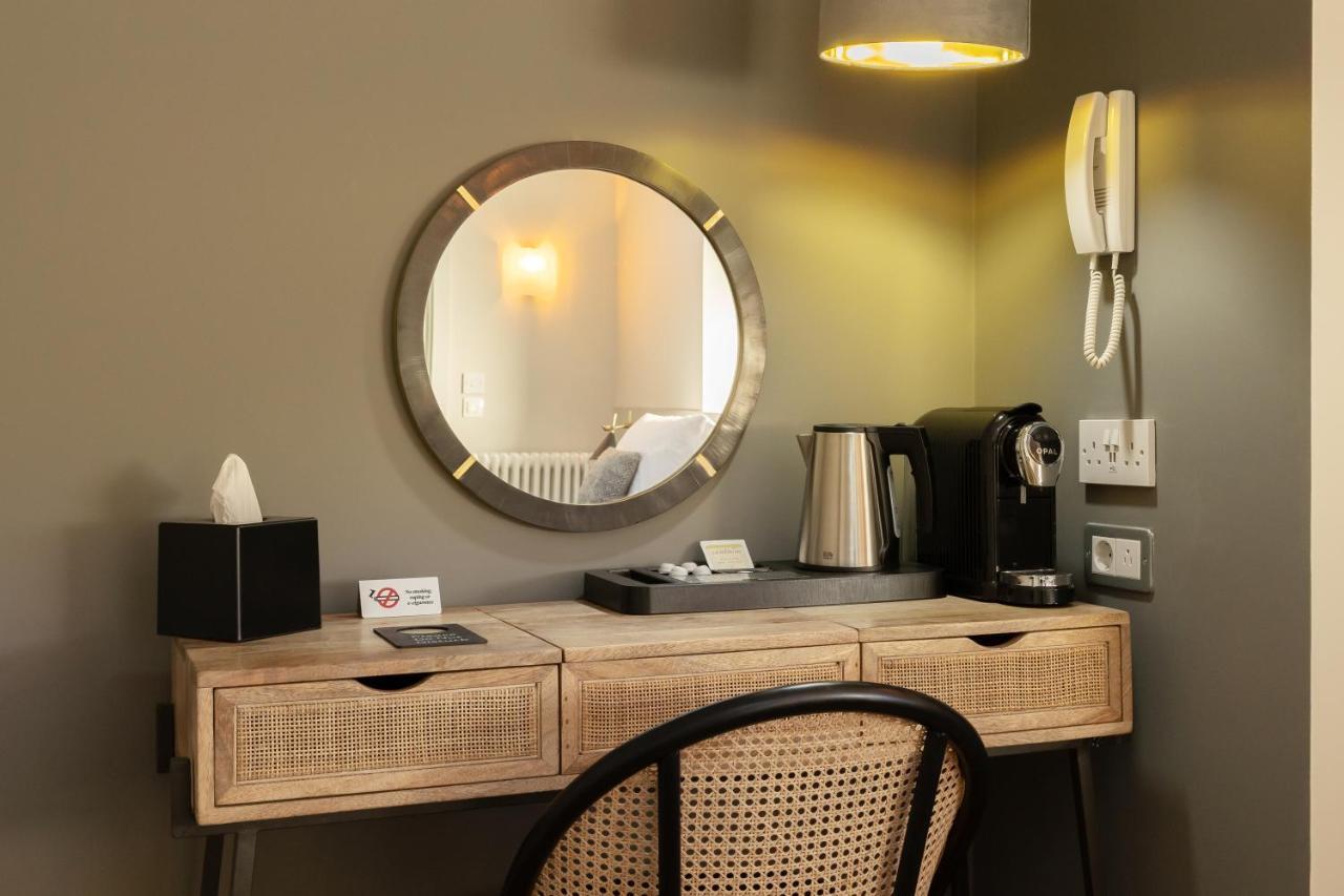 The Roost On Rock Road Hotell Barry Exteriör bild