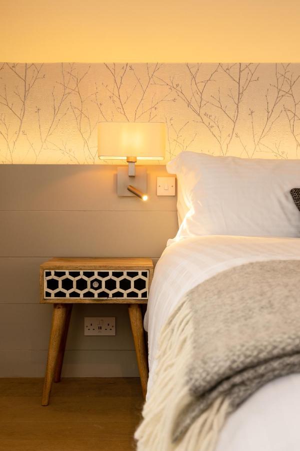 The Roost On Rock Road Hotell Barry Exteriör bild