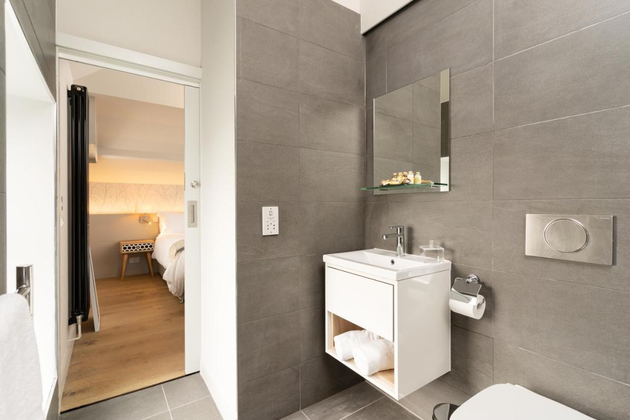 The Roost On Rock Road Hotell Barry Exteriör bild